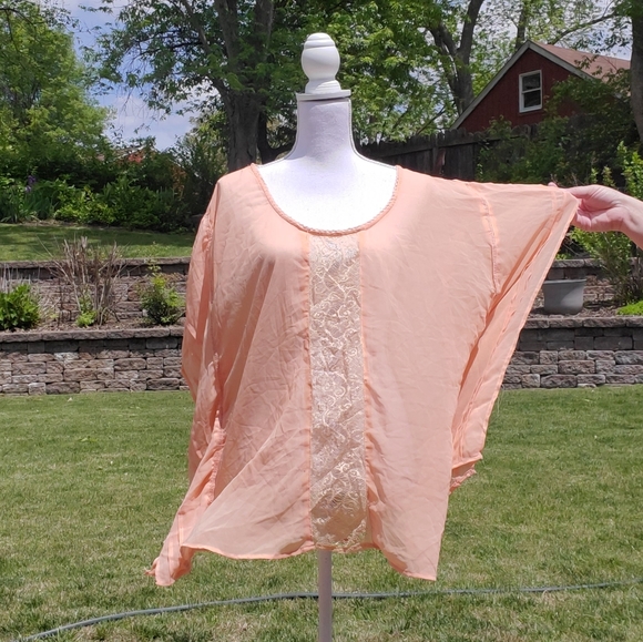 🌟 3 for $15 Deal! 🌟Torrid peach pink sheer white lace blouse 0 - Picture 3 of 7